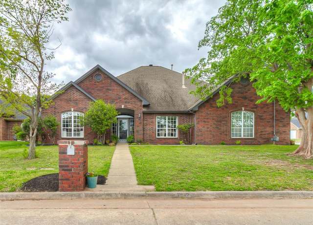 Property at 7012 NW 100th St, Oklahoma City, OK 73162, 3 beds, 2.5 baths