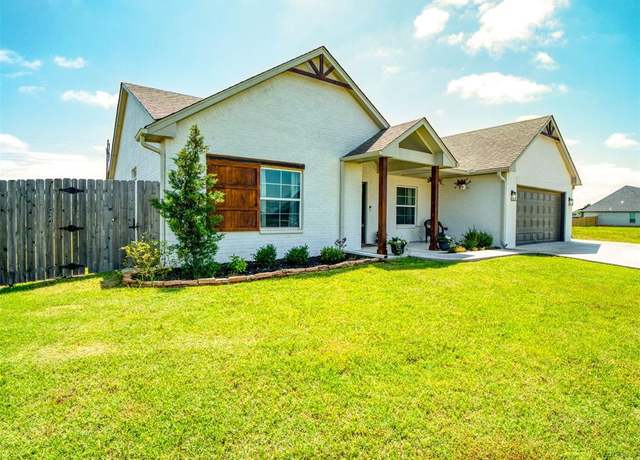 Property at 11611 Carefree Ln, Shawnee, OK 74804, 4 beds, 2 baths