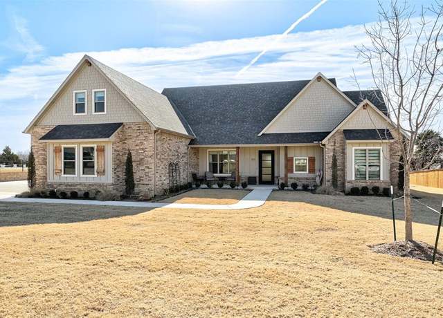 Property at 360 Old Farm Rd, Edmond, OK 73034, 4 beds, 3 baths