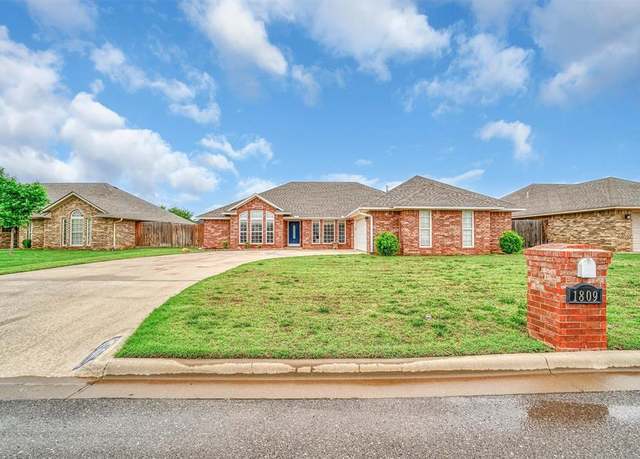 Property at 1809 Caribou Cir, Altus, OK 73521, 4 beds, 2 baths