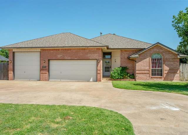 Property at 913 SE 34th St, Moore, OK 73160, 3 beds, 2 baths