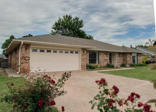 Property at 715 N Max, Hinton, OK 73047, 3 beds, 3 baths