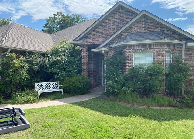 Property at 9045 Driftwood Ct, Edmond, OK 73034, 3 beds, 2 baths