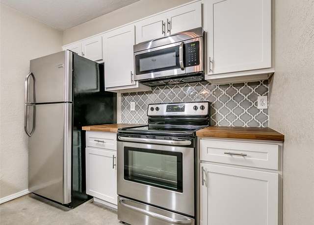 Property at 915 NW 7th St #102, Oklahoma City, OK 73106, 2 beds, 1 bath