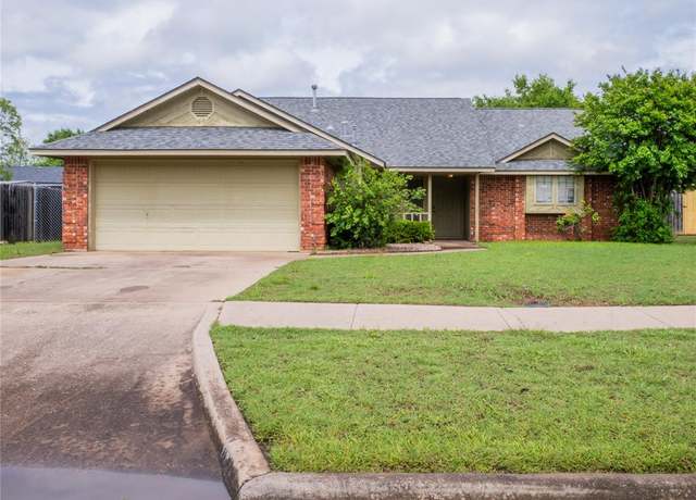 Property at 6831 NW Willow Creek Dr, Lawton, OK 73505, 3 beds, 2 baths