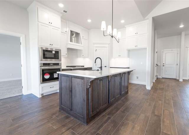 Property at 3200 Grasshopper Way, Yukon, OK 73099, 4 beds, 3 baths