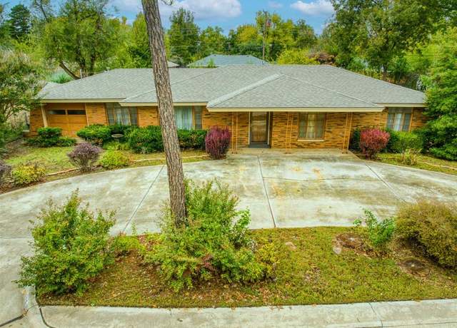 Property at 1511 Ann Arbor Dr, Norman, OK 73069, 3 beds, 2 baths