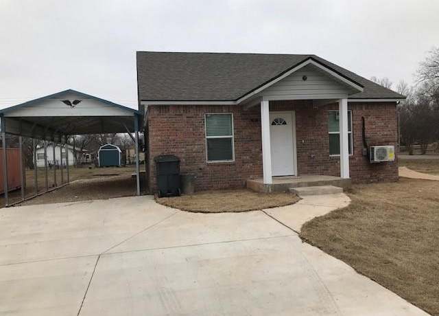 Property at 111 E Catalpa St, Lexington, OK 73051, 2 beds, 2 baths