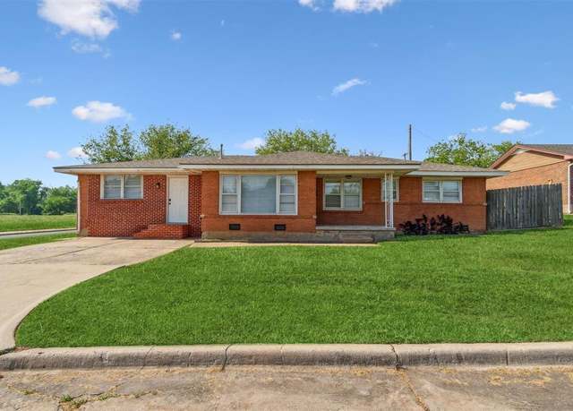 Property at 3831 NW Bell Ave, Lawton, OK 73505, 3 beds, 2 baths