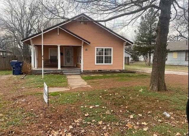 Property at 610 SW 4th St, Lindsay, OK 73052, 2 beds, 1 bath