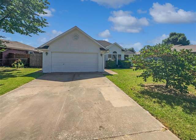 Property at 3708 Teresa Dr, Moore, OK 73160, 3 beds, 2 baths