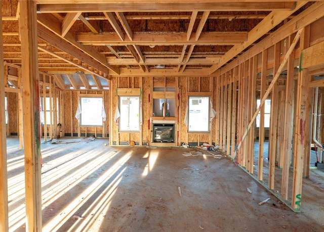 Property at 5724 Lantana Ln, Edmond, OK 73034, 4 beds, 3 baths