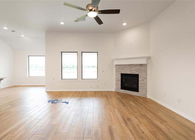 Property at 10328 SW 55th Ter, Mustang, OK 73064, 3 beds, 2 baths