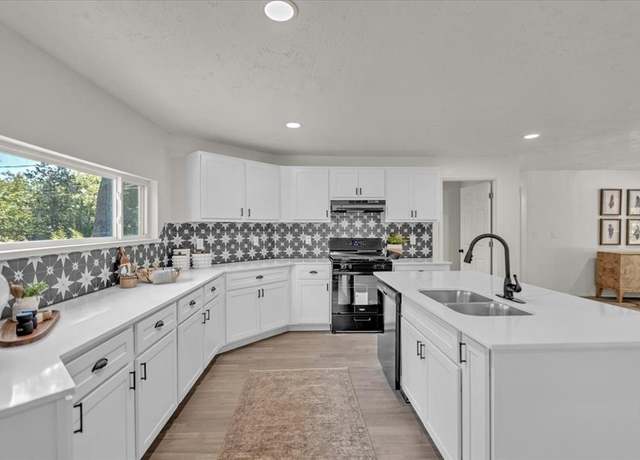Property at 4220 N Frankford Ave, Oklahoma City, OK 73112, 4 beds, 2 baths
