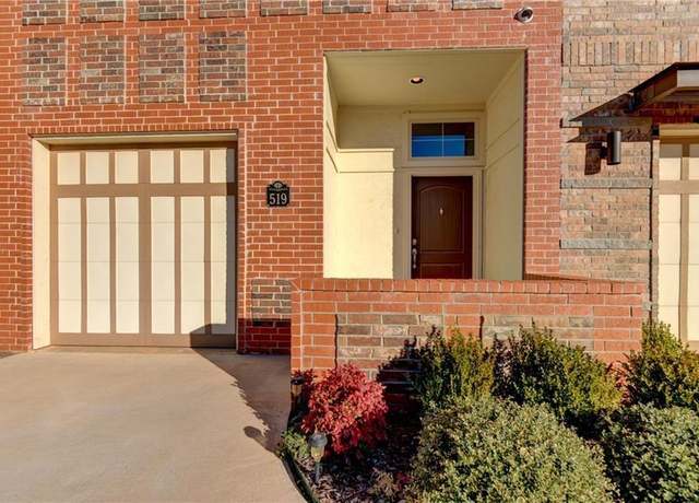 Property at 519 S Fretz Ave, Edmond, OK 73003, 2 beds, 2.5 baths