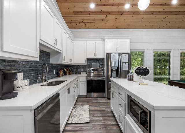 Property at 46 Honor Ct, Broken Bow, OK 74728, 2 beds, 2 baths