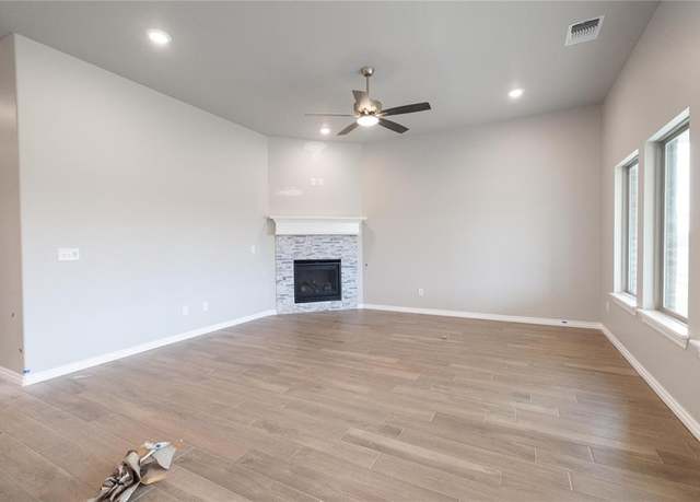 Property at 10332 SW 55th Ter, Mustang, OK 73064, 3 beds, 2 baths