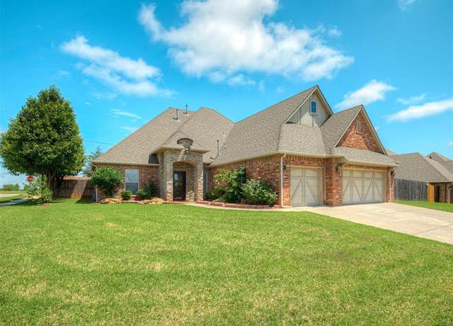 Property at 2825 SE 5th St, Moore, OK 73160, 3 beds, 3.5 baths