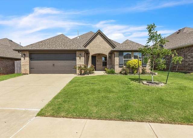 Property at 18608 Summer Grove Ave, Edmond, OK 73012, 3 beds, 2 baths