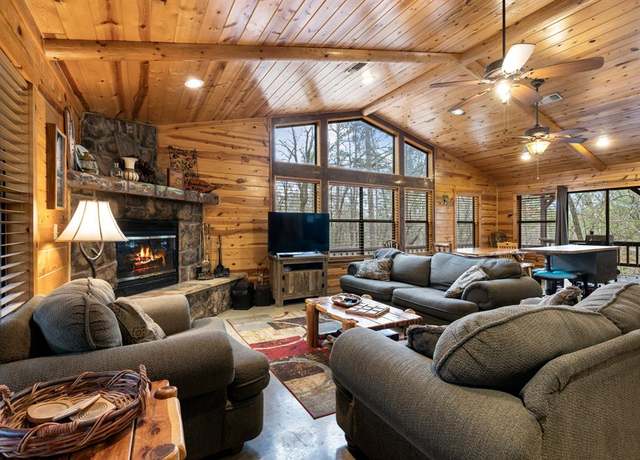 Property at 139 Paddlefish, Broken Bow, OK 74728, 3 beds, 2 baths
