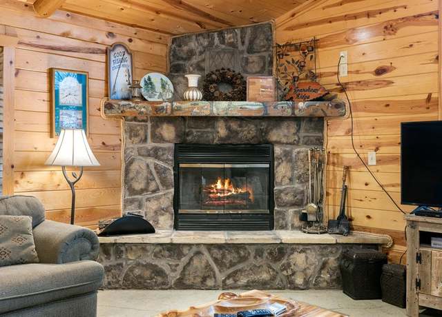 Property at 139 Paddlefish, Broken Bow, OK 74728, 3 beds, 2 baths