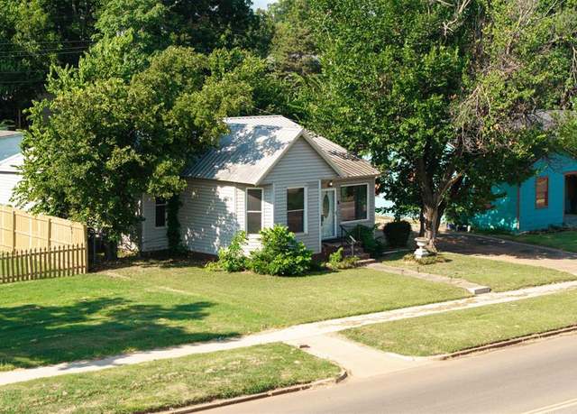 Property at 915 E Noble Ave, Guthrie, OK 73044, 3 beds, 1 bath