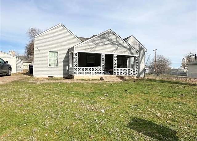 Property at 619 Kenwood Blvd, Enid, OK 73701, 4 beds, 2 baths
