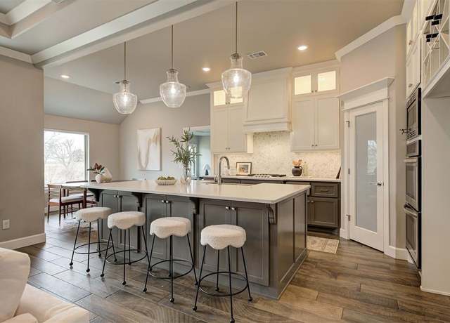 Property at 12709 Pinewood Ln, Oklahoma City, OK 73142, 5 beds, 3 baths