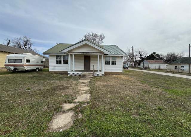 Property at 100 Jefferson St, Seminole, OK 74868, 3 beds, 1 bath