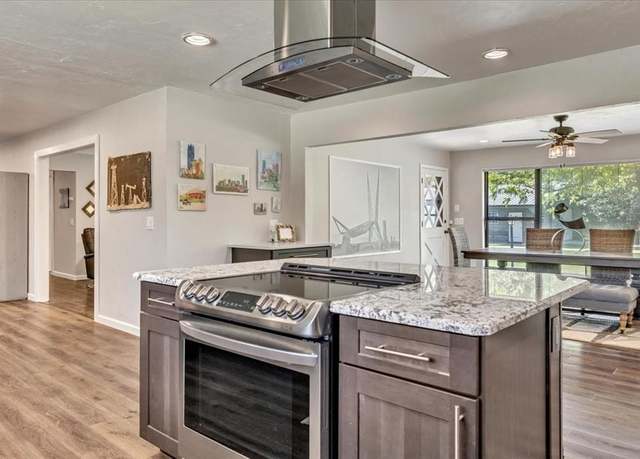 Property at 15170 Arrowhead Dr, Yukon, OK 73099, 3 beds, 2.5 baths