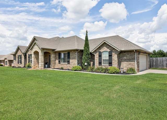 Property at 140 Oakridge Dr, Choctaw, OK 73020, 4 beds, 2 baths