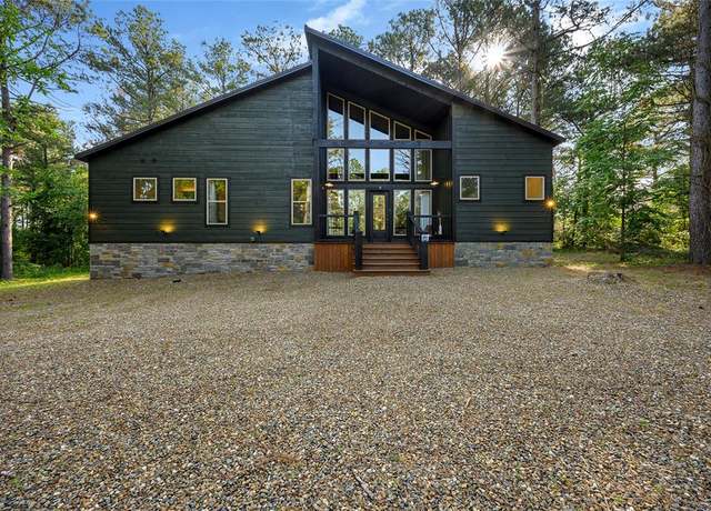 Property at 34 Nitro Ln, Broken Bow, OK 74728, 4 beds, 4 baths