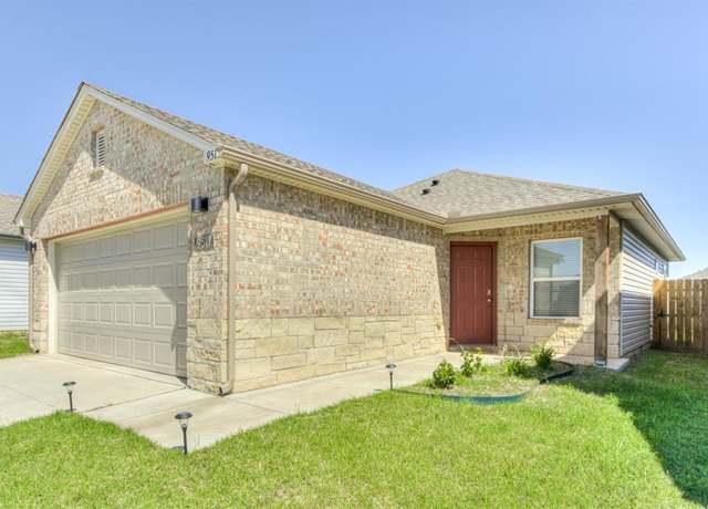 Property at 9517 NW 118th St, Yukon, OK 73099, 3 beds, 2 baths
