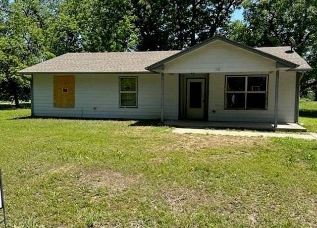 Property at 116 N Mahan St, El Reno, OK 73036, 3 beds, 1 bath