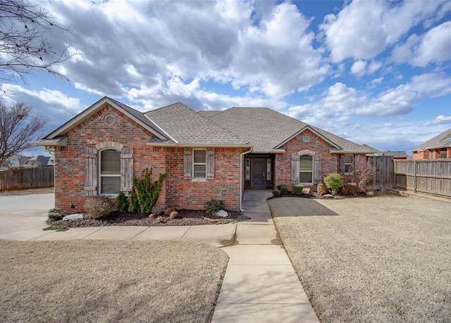 Property at 321 Highland Village Dr, Norman, OK 73069, 4 beds, 2.5 baths