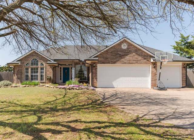 Property at 10621 Turkey Run Dr, Edmond, OK 73025, 4 beds, 2 baths