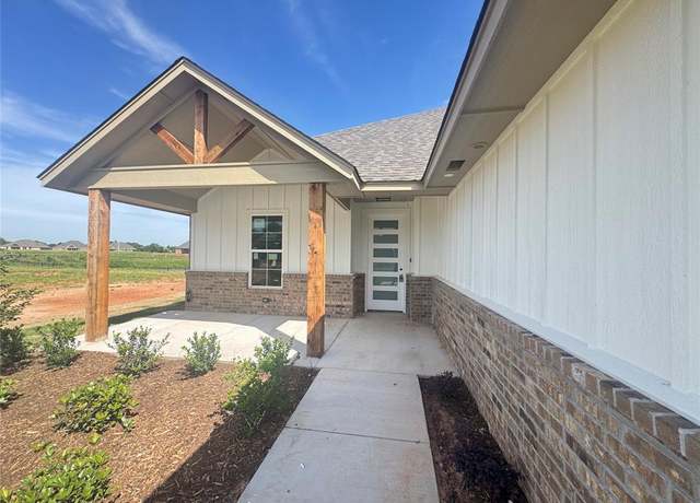 Property at 2822 Dunham Dr, Norman, OK 73071, 4 beds, 2.5 baths