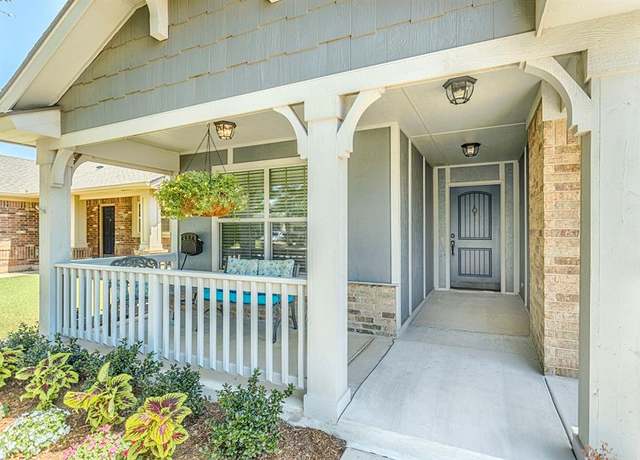 Property at 18217 Agua Dr, Edmond, OK 73012, 3 beds, 2 baths