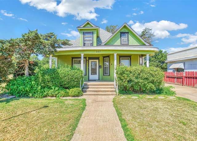 Property at 107 S Broadway Ave, Hobart, OK 73651, 4 beds, 2 baths