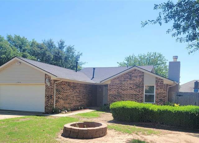 Property at 3512 Tiffany Dr, Moore, OK 73160, 3 beds, 2 baths
