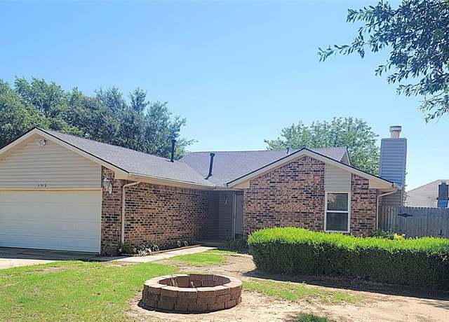 Property at 3512 Tiffany Dr, Moore, OK 73160, 3 beds, 2 baths