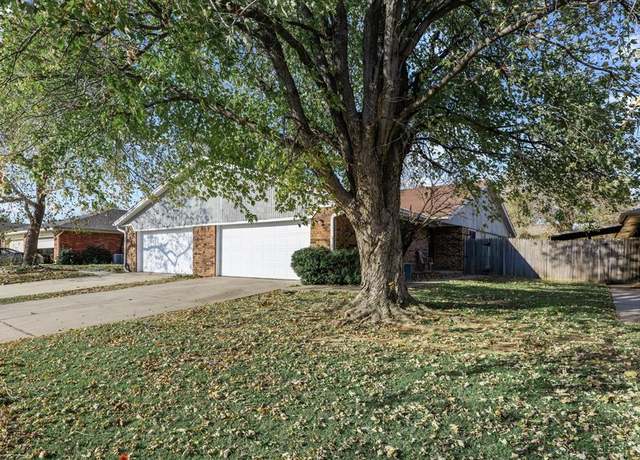Property at 8207 NW 78 St #2, Oklahoma City, OK 73132, 4 beds, 4 baths