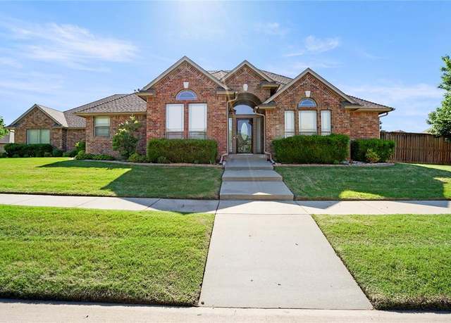 Property at 2929 SE 27th St, Moore, OK 73160, 4 beds, 2.5 baths