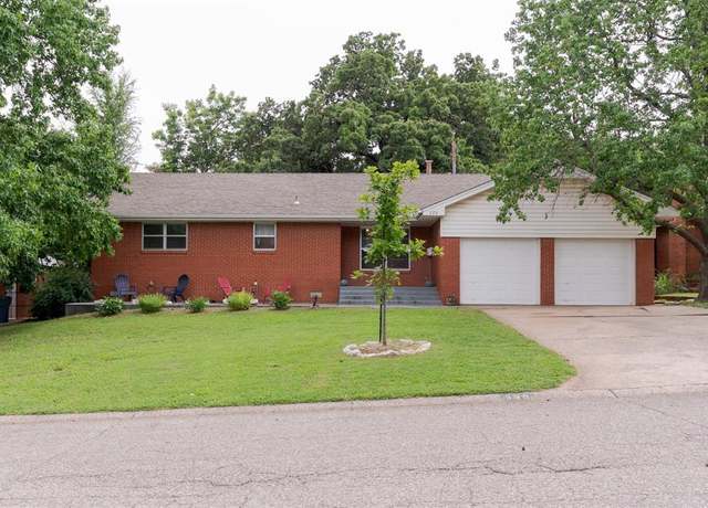 Property at 320 E 13th St, Edmond, OK 73034, 3 beds, 2 baths