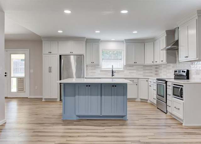 Property at 2501 Valley Brook Dr, Edmond, OK 73034, 4 beds, 2 baths