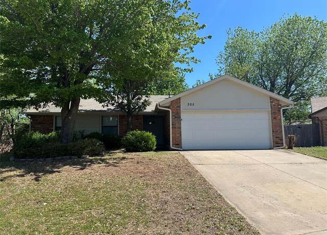 Property at 305 Cherryvale Rd, Edmond, OK 73003, 3 beds, 2 baths