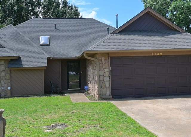 Property at 2102 Vanessa Dr, Norman, OK 73071, 3 beds, 2 baths