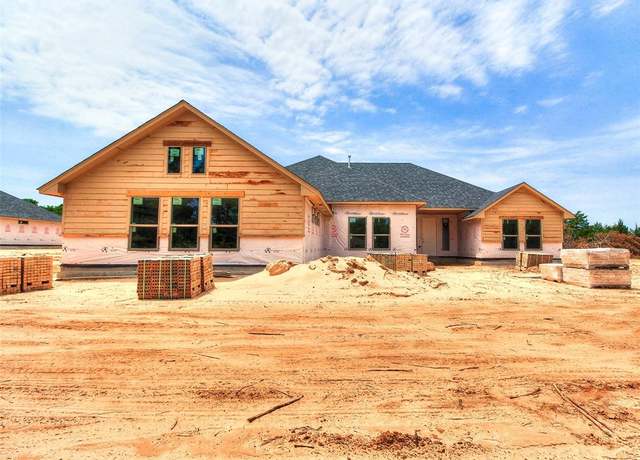 Property at 11701 Ward Rd, Edmond, OK 73034, 4 beds, 3 baths