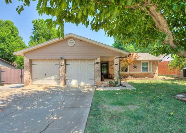 Property at 625 Hawthorne Pl, Edmond, OK 73003, 3 beds, 2 baths