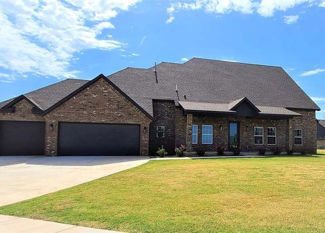 Property at 200 Braxton Way, Yukon, OK 73099, 5 beds, 3 baths